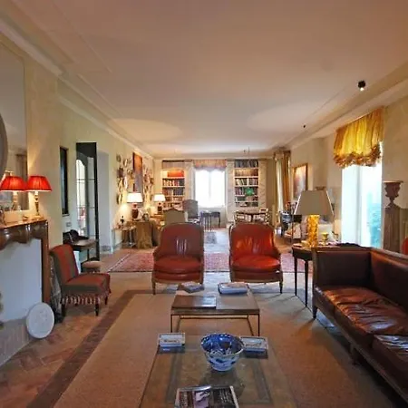 Sleeps 12 Air Con * Dunarobba