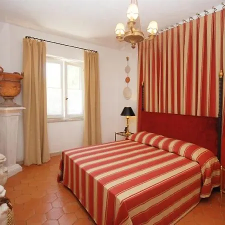 Villa Sleeps 12 Air Con *